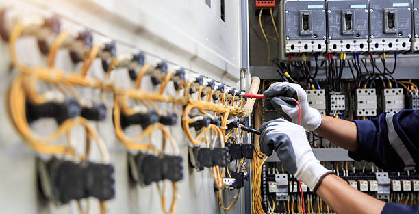 Professional Electrician technician working in Yarrow Point, WA